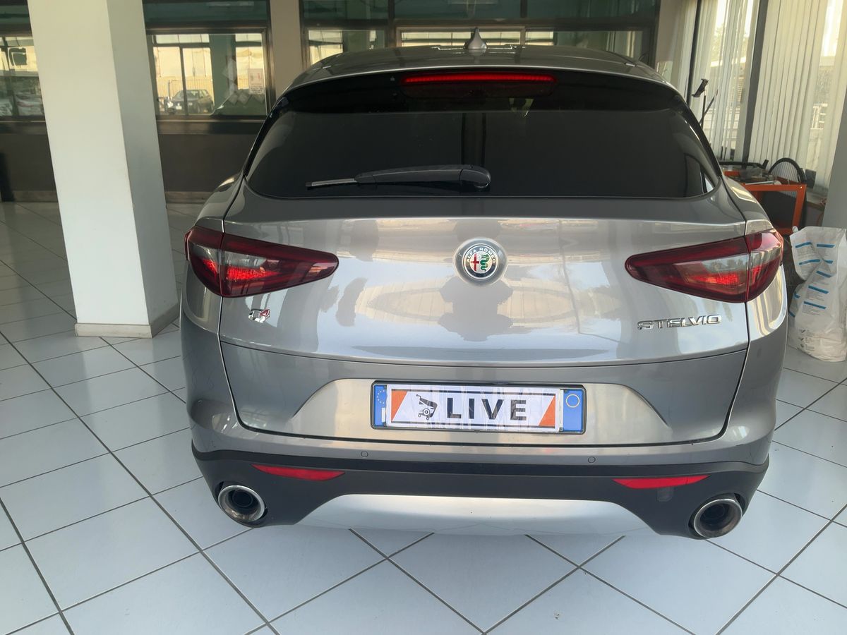 Alfa Romeo 2017 — photo 8