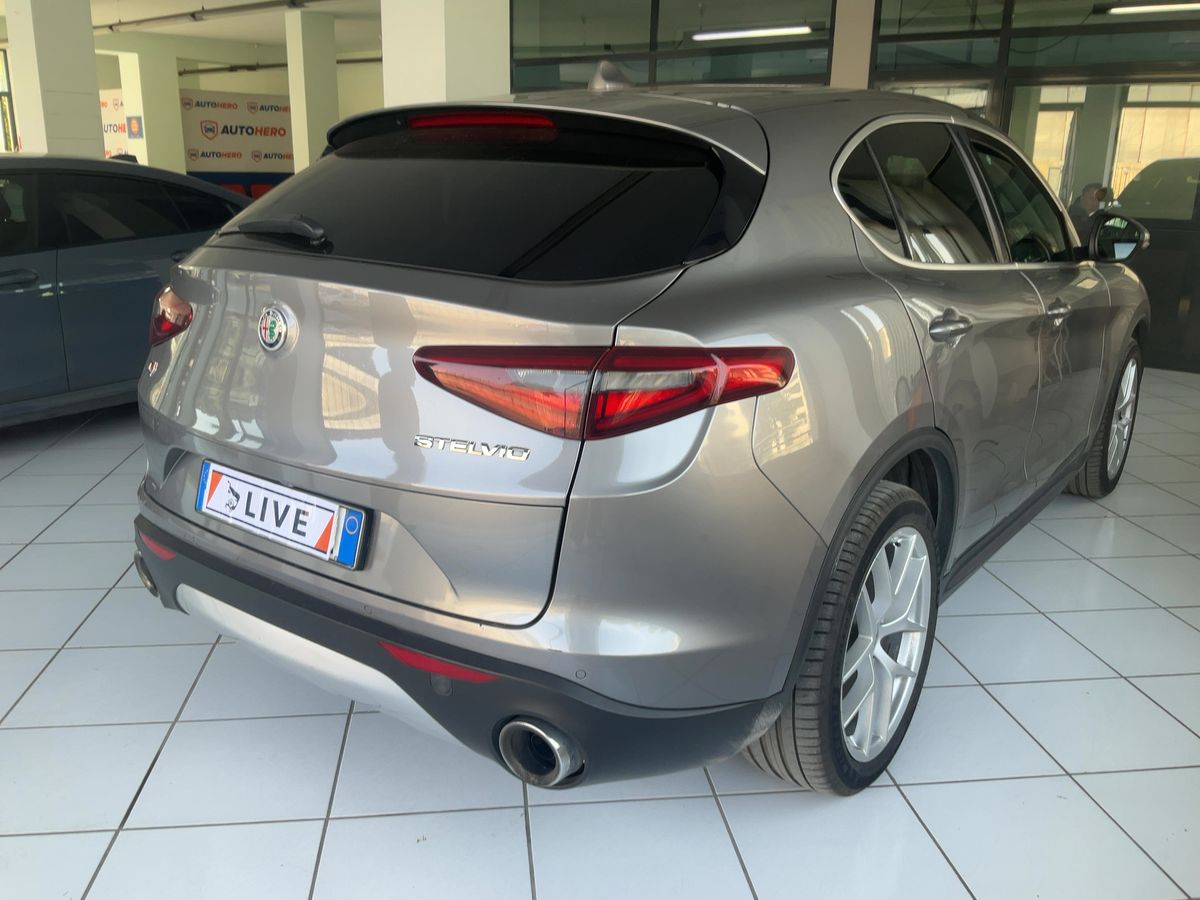 Alfa Romeo 2017 — photo 9