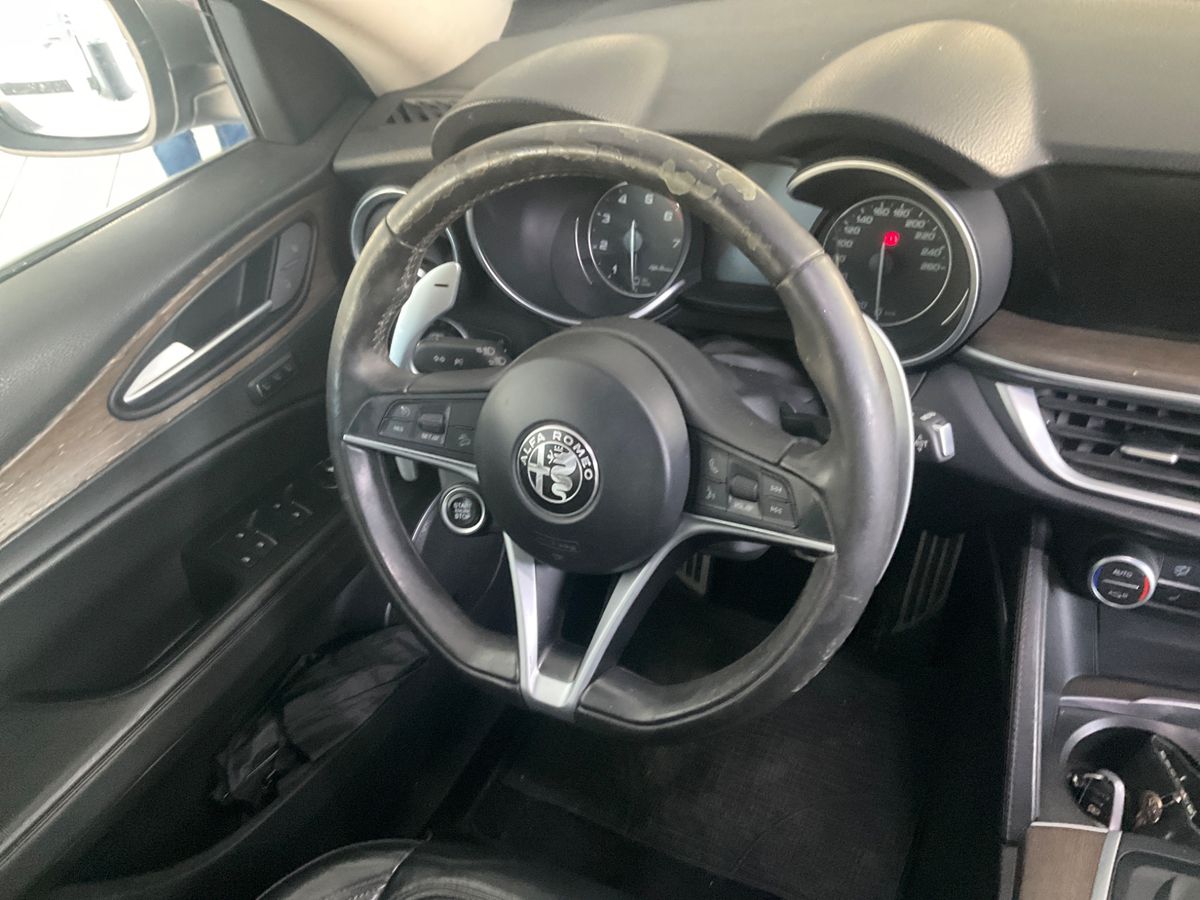 Alfa Romeo 2017 — photo 38