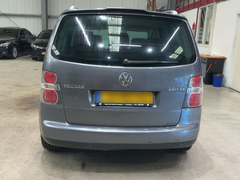 Volkswagen Touran 2.0 FSI Trendline — zdjęcie 5