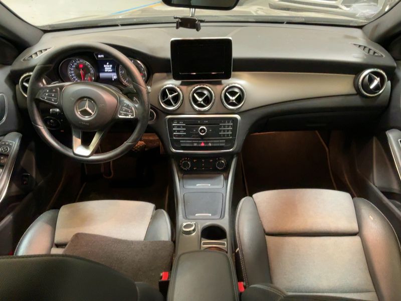 Mercedes-Benz GLA-Klasse GLA 180 d Inspiration — zdjęcie 12