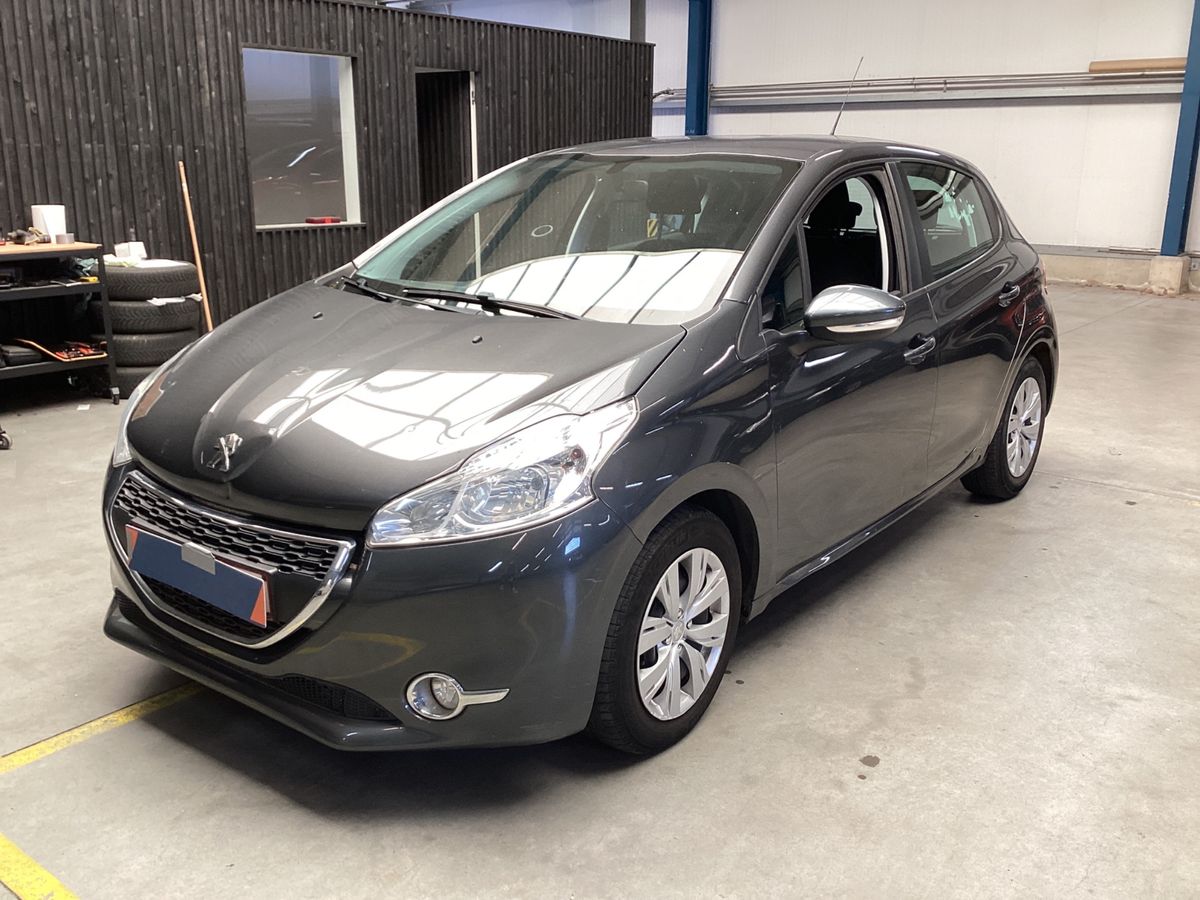 Peugeot 208 2014