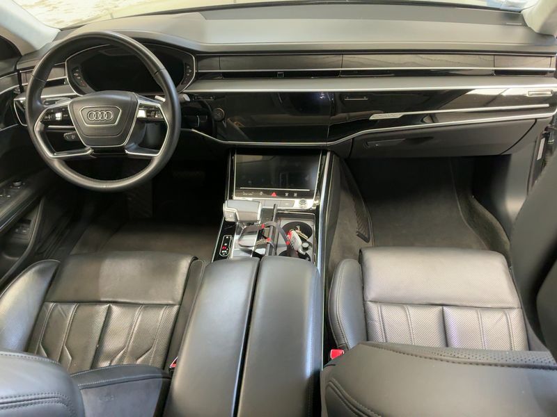 Audi A8 60 TFSIe L quattro — zdjęcie 12