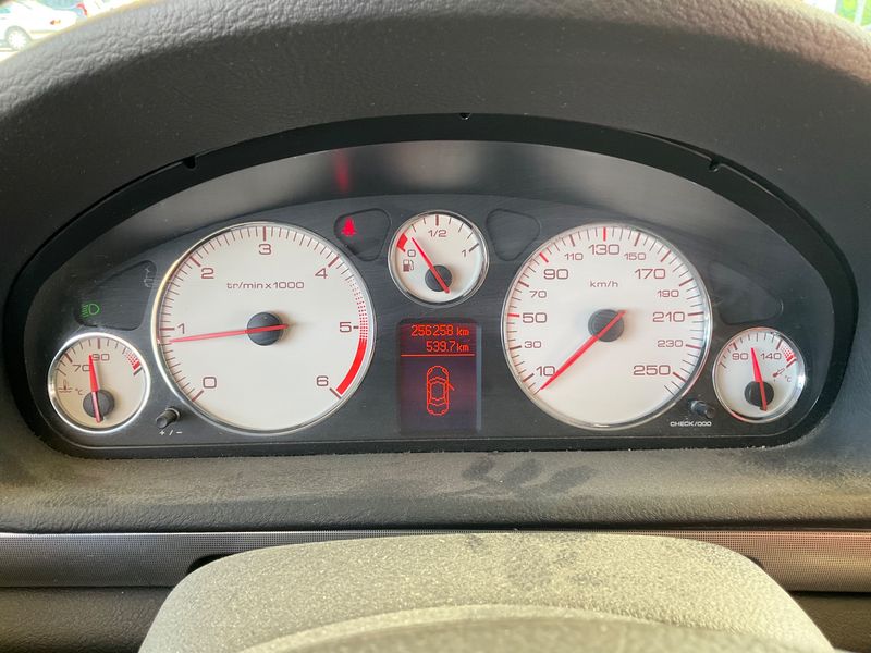 Peugeot 407 2.0 HDi Sport — zdjęcie 4