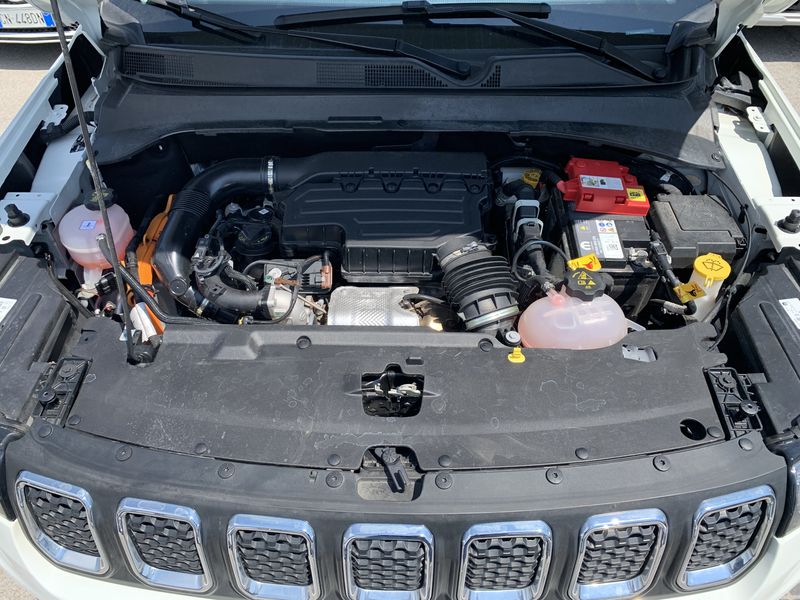 Jeep Compass 1.3 T4 4xe Plug-in Hybrid Limited — zdjęcie 8