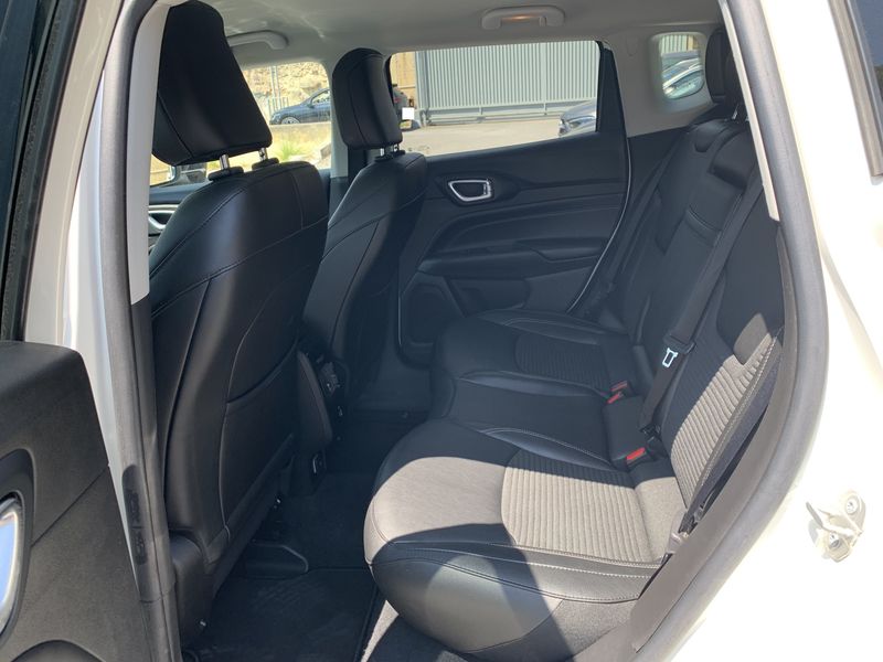 Jeep Compass 1.3 T4 4xe Plug-in Hybrid Limited — zdjęcie 13