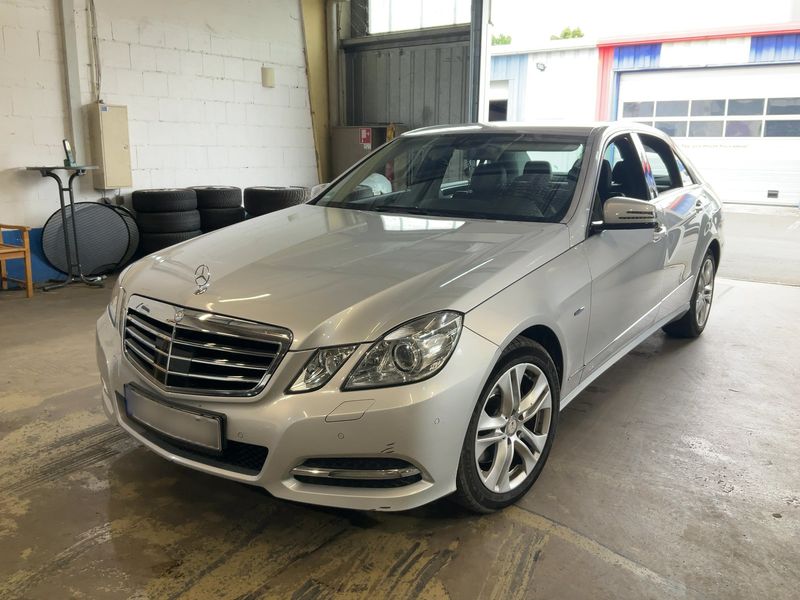 Mercedes-Benz E-Klasse E 350 CDI BlueEfficiency 4Matic Avantgarde 2010 – снимка 1