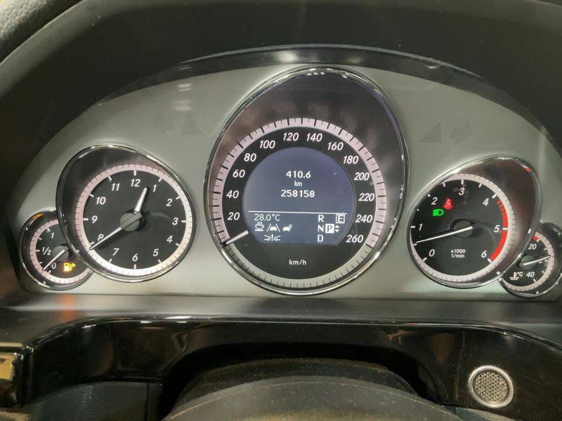 Mercedes-Benz E-Klasse E 350 CDI BlueEfficiency 4Matic Avantgarde 2010 – снимка 19