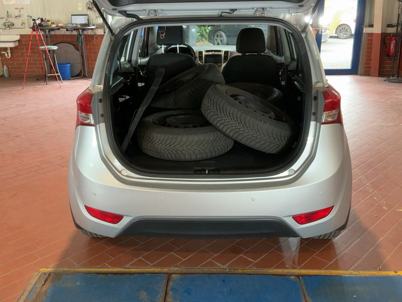 Hyundai ix20 1.4 UEFA Euro 2012 Edition — zdjęcie 10