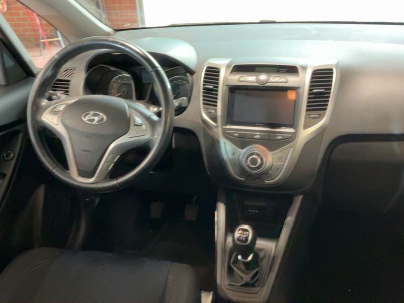 Hyundai ix20 1.4 UEFA Euro 2012 Edition — zdjęcie 12