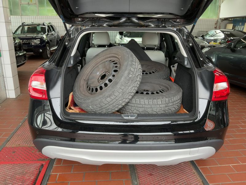 Mercedes-Benz GLA-Klasse GLA 200 — zdjęcie 10