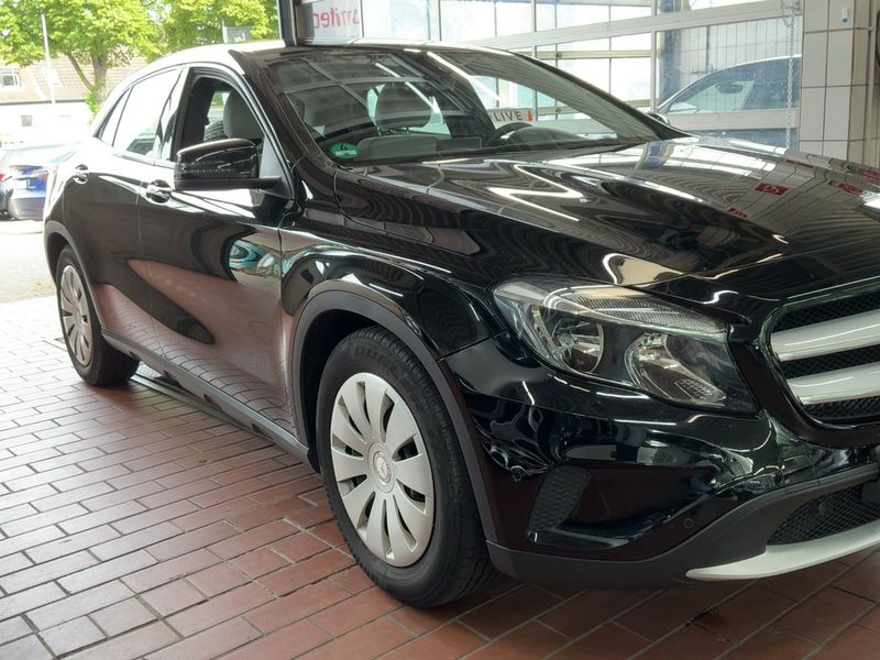 Mercedes-Benz GLA-Klasse GLA 200 — zdjęcie 8