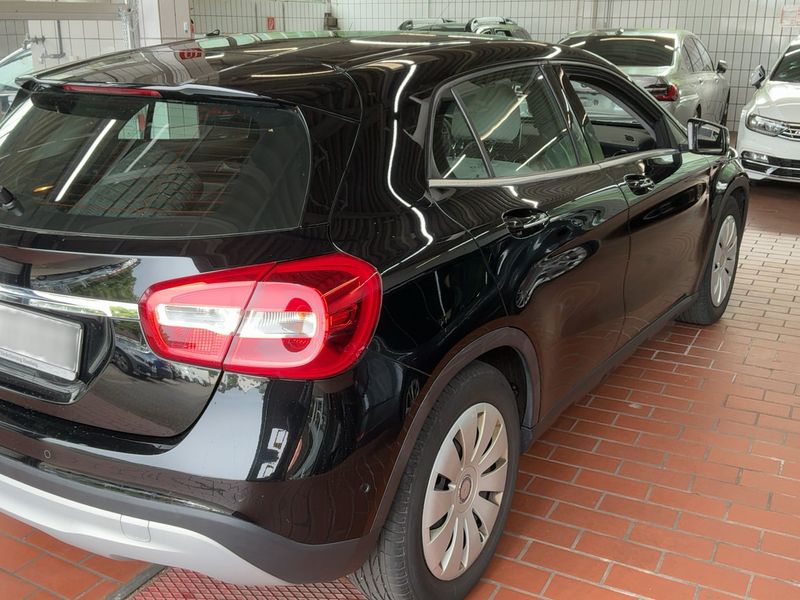 Mercedes-Benz GLA-Klasse GLA 200 — zdjęcie 6