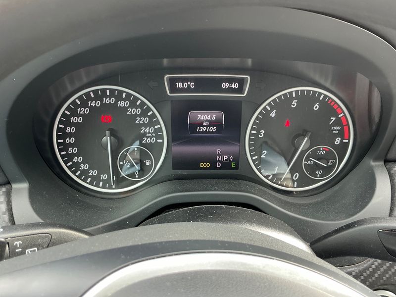 Mercedes-Benz GLA-Klasse GLA 200 — zdjęcie 13