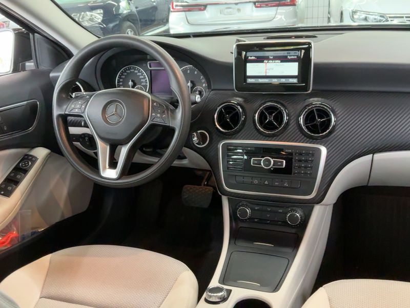 Mercedes-Benz GLA-Klasse GLA 200 — zdjęcie 12