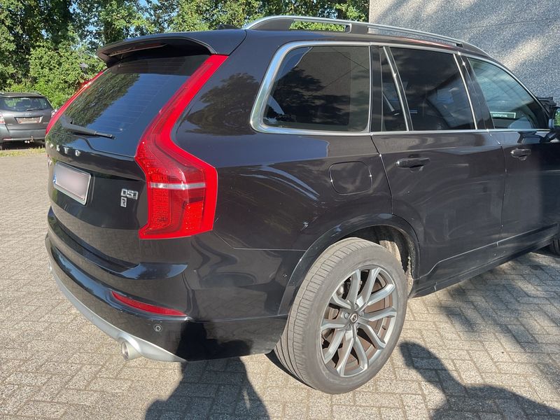 Volvo XC90 2.0 D5 Momentum AWD — zdjęcie 6