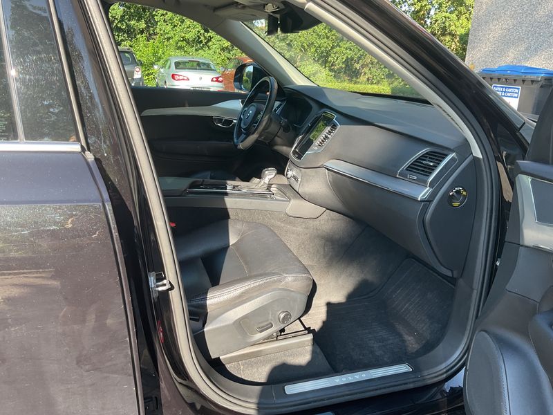 Volvo XC90 2.0 D5 Momentum AWD — zdjęcie 11