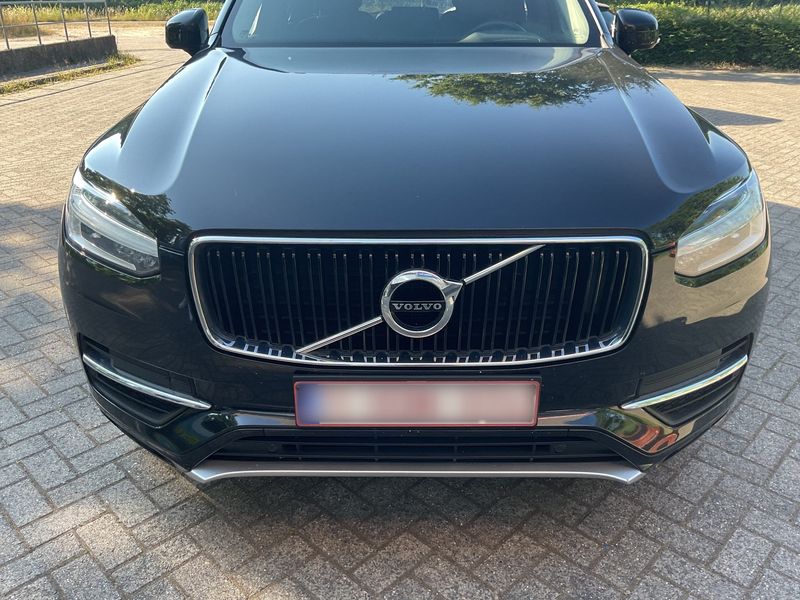 Volvo XC90 2.0 D5 Momentum AWD — zdjęcie 9