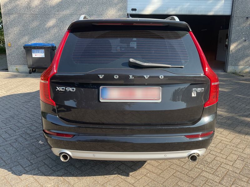 Volvo XC90 2.0 D5 Momentum AWD — zdjęcie 5