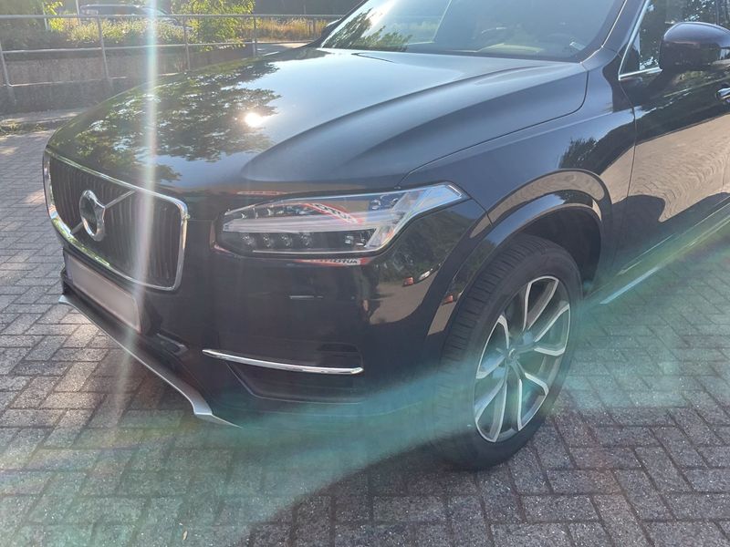 Volvo XC90 2.0 D5 Momentum AWD — zdjęcie 2