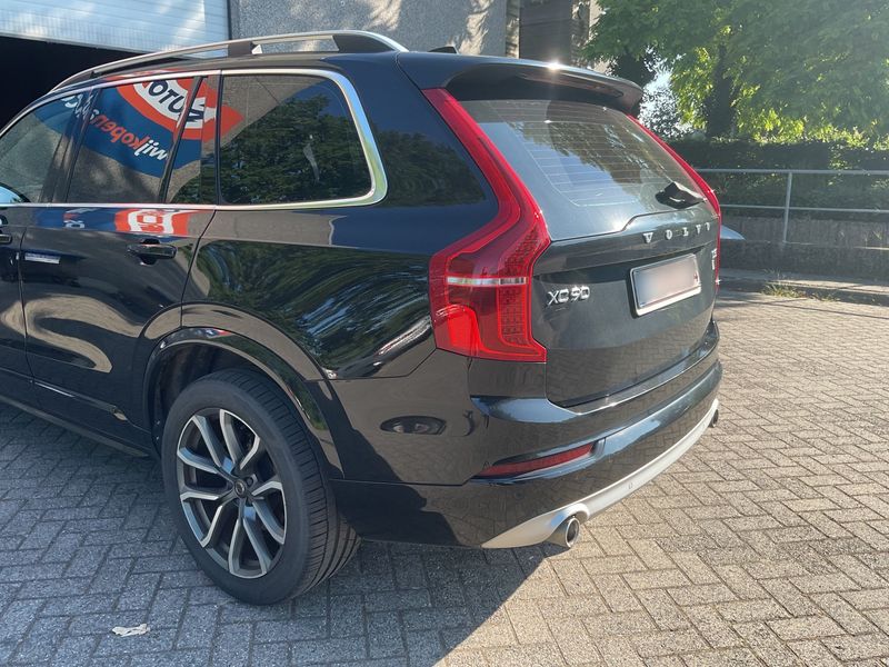 Volvo XC90 2.0 D5 Momentum AWD — zdjęcie 3