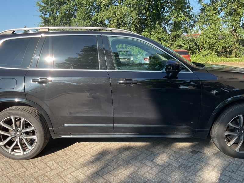 Volvo XC90 2.0 D5 Momentum AWD — zdjęcie 7