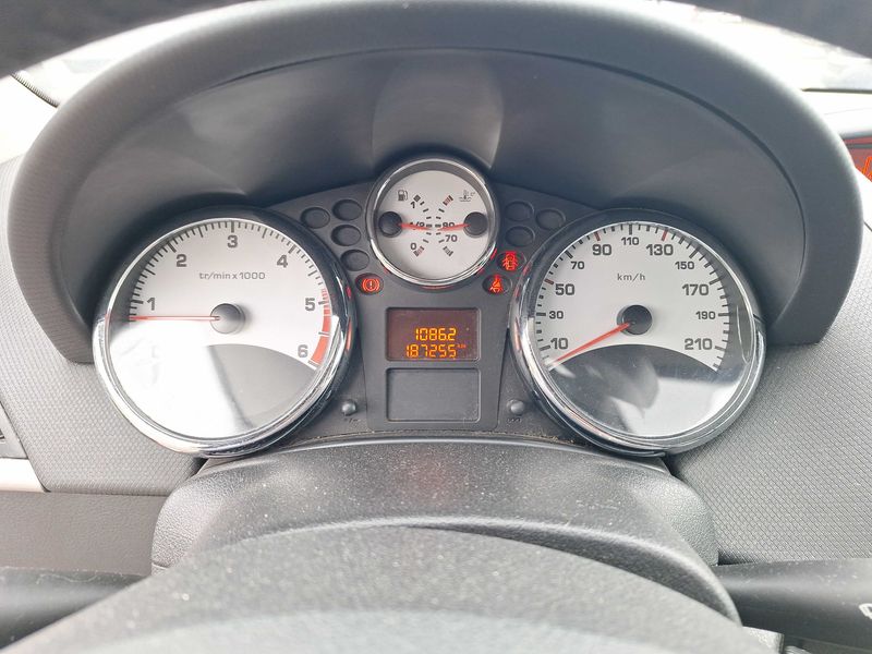 Peugeot 207 1.6 HDi Sport Pack — zdjęcie 12
