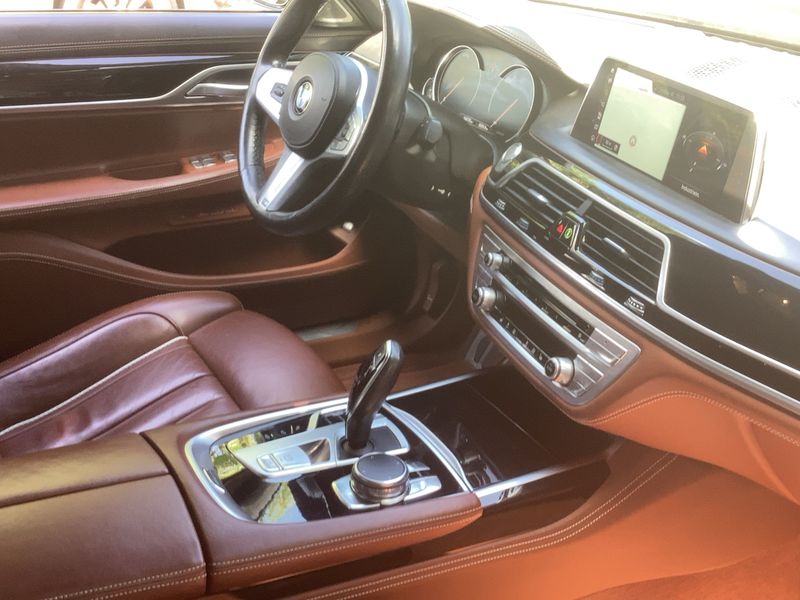 BMW 7er 730d xDrive — zdjęcie 12