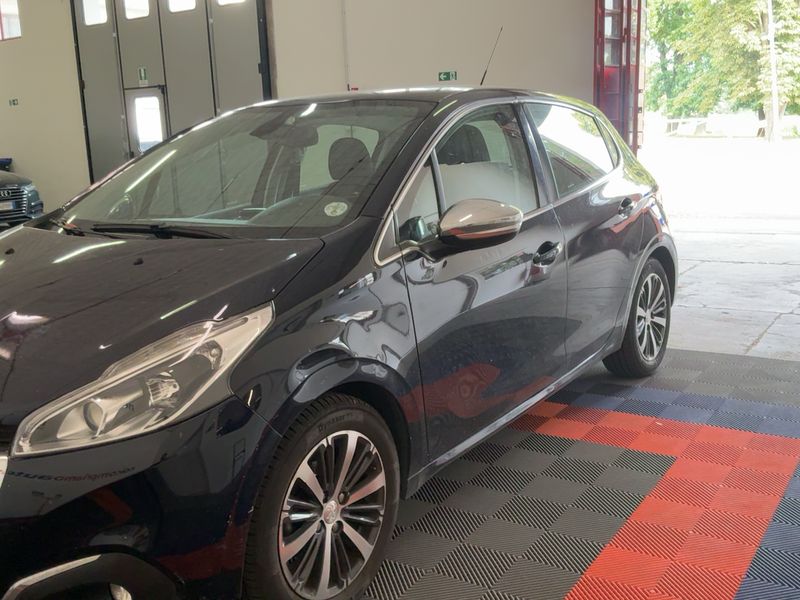 Peugeot 208 1.2 e-VTi Allure 2017 – снимка 2
