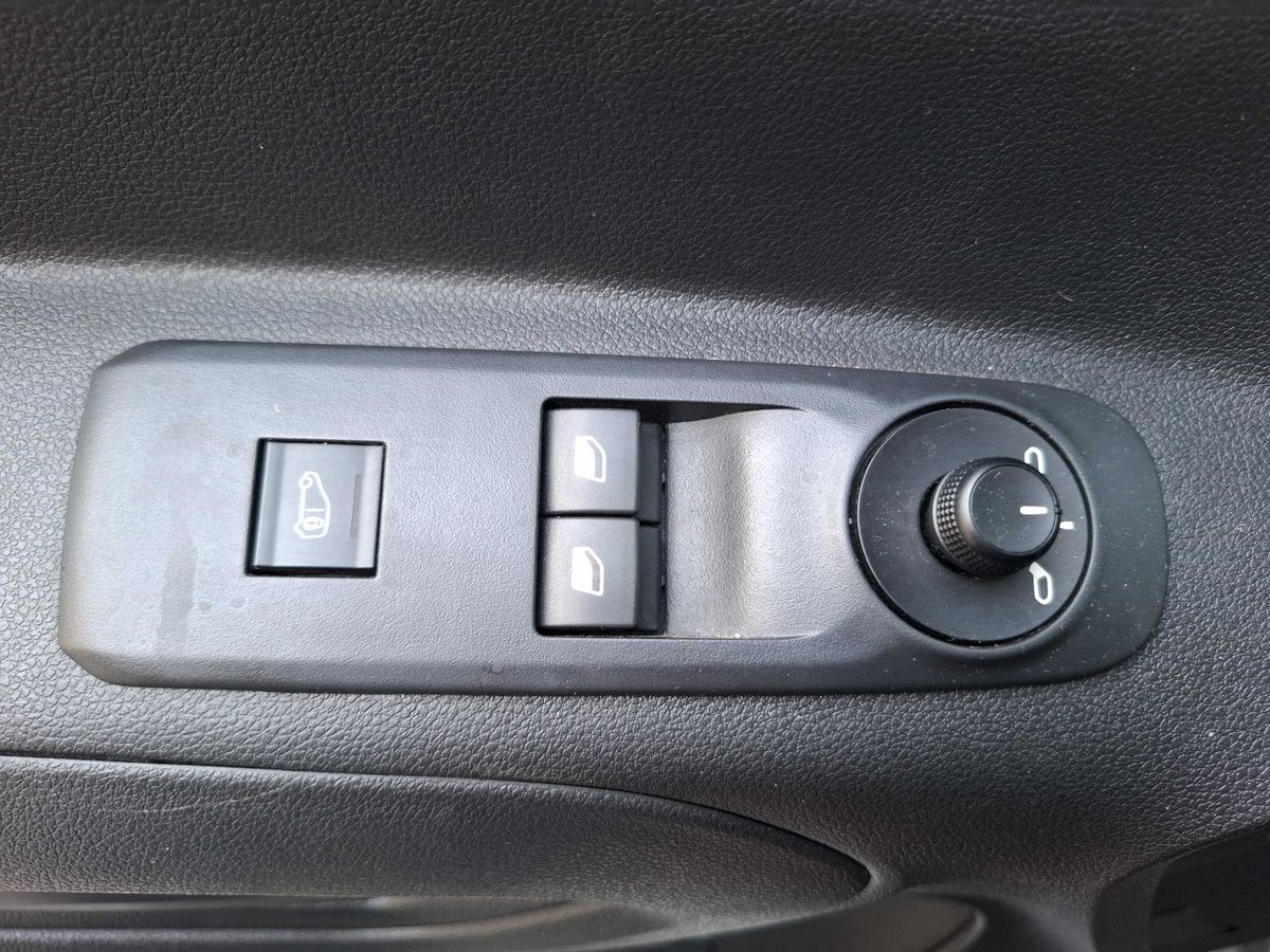 Peugeot Partner 2023 — photo 19