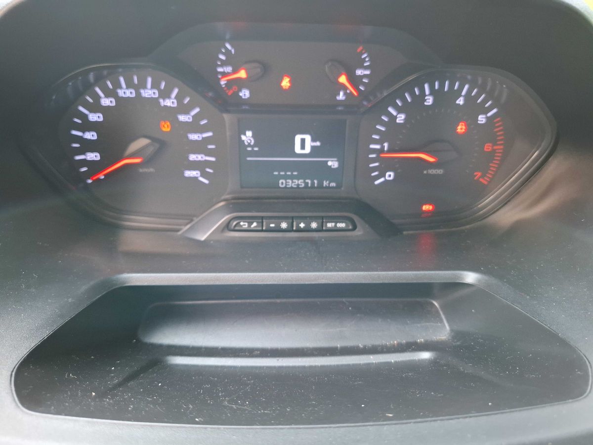 Peugeot Partner 2023 — photo 13