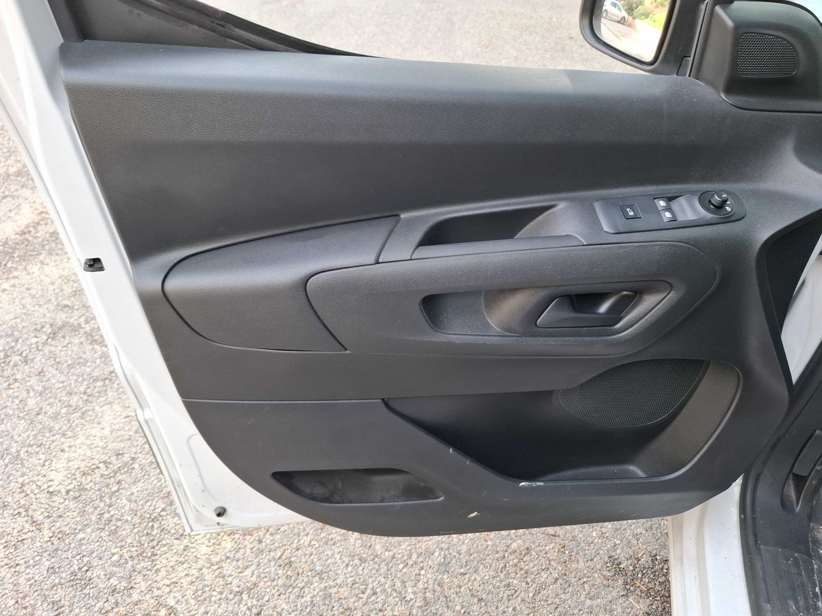 Peugeot Partner 2023 — photo 47