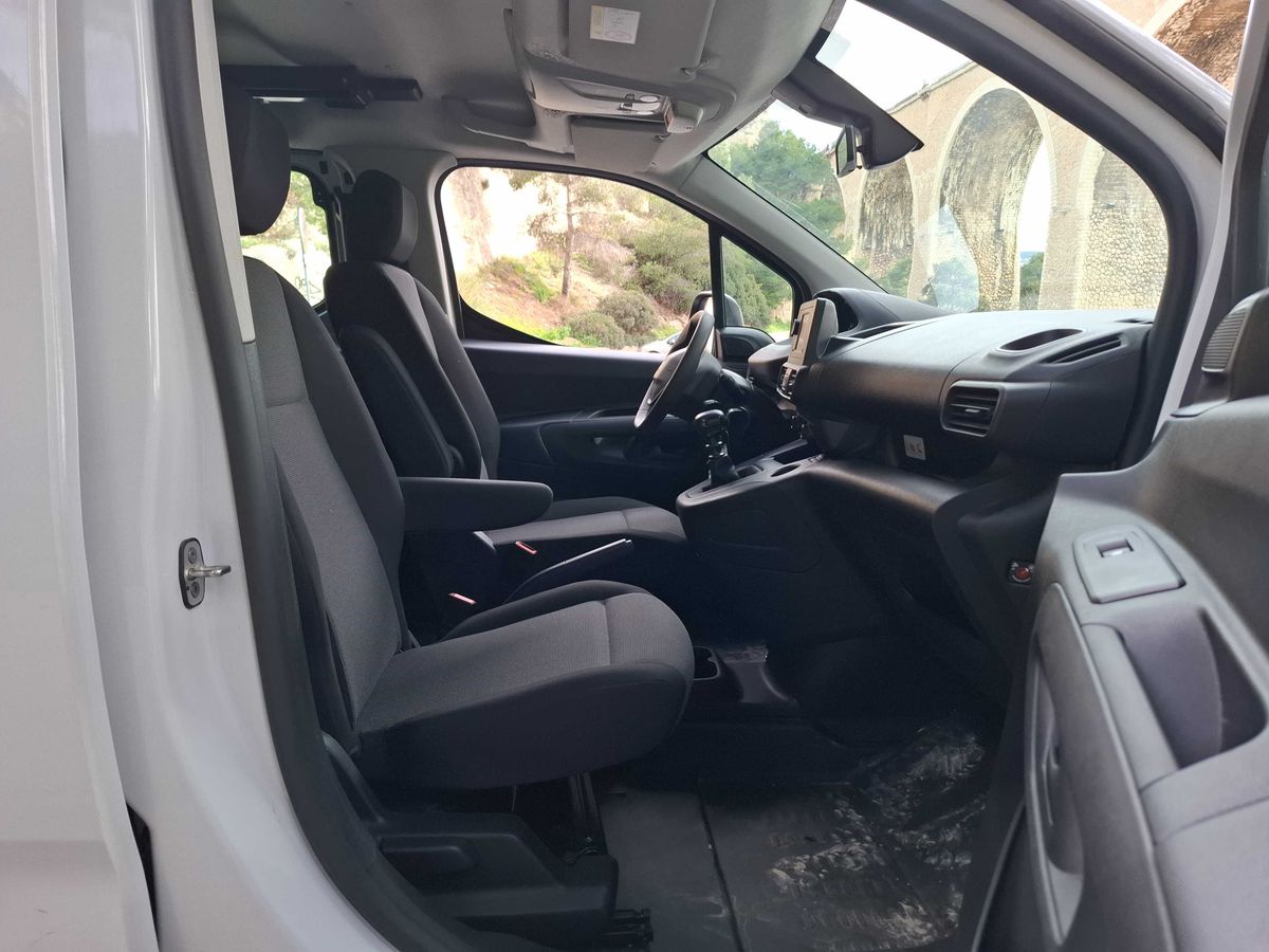 Peugeot Partner 2023 — photo 11