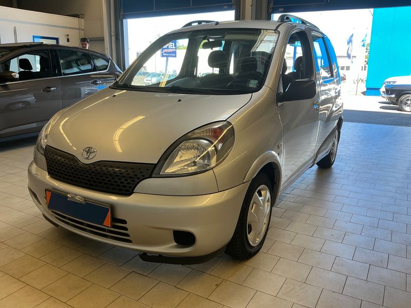 2002 Toyota Yaris Verso