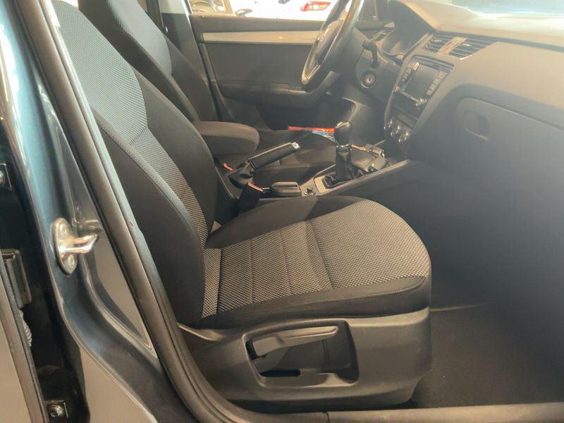 Skoda Octavia 1.4 TSI Ambition 2015 – снимка 16