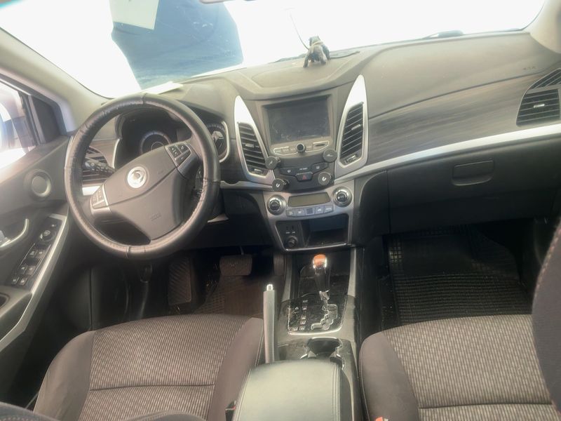 Ssangyong Korando 2.2 TD Limited 4x4 — zdjęcie 12