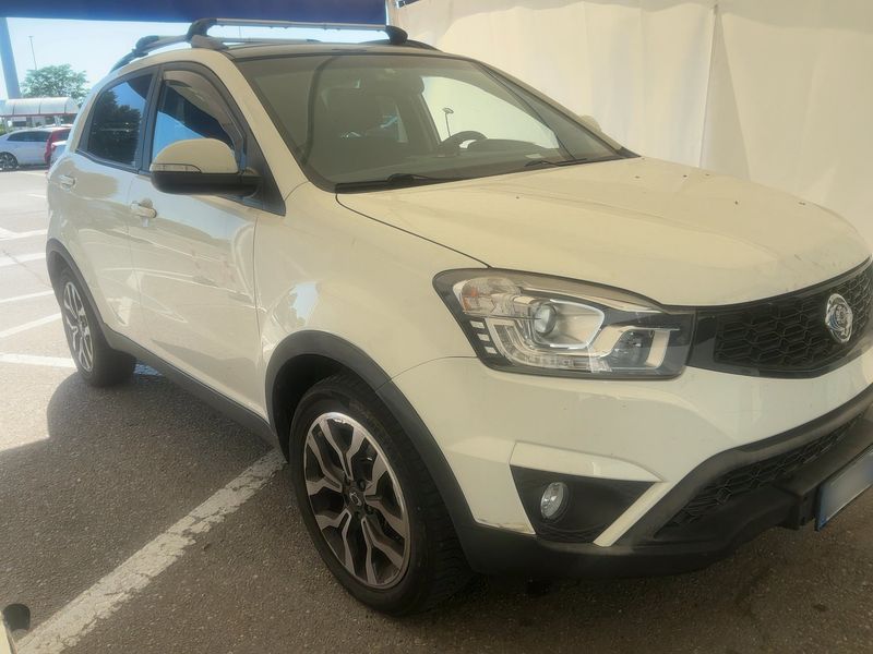 Ssangyong Korando 2.2 TD Limited 4x4 — zdjęcie 8