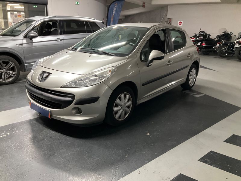 Peugeot 207 1.4 Exécutive — zdjęcie 1