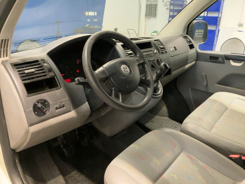 Volkswagen T5 Transporter 1.9 TDI Kasten — zdjęcie 12