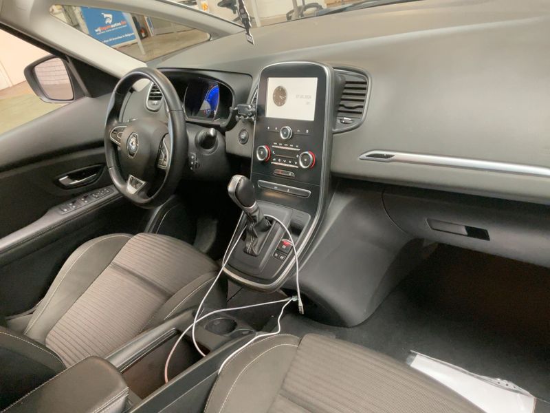 Renault Grand Scenic 1.3 TCe Equilibre — zdjęcie 12