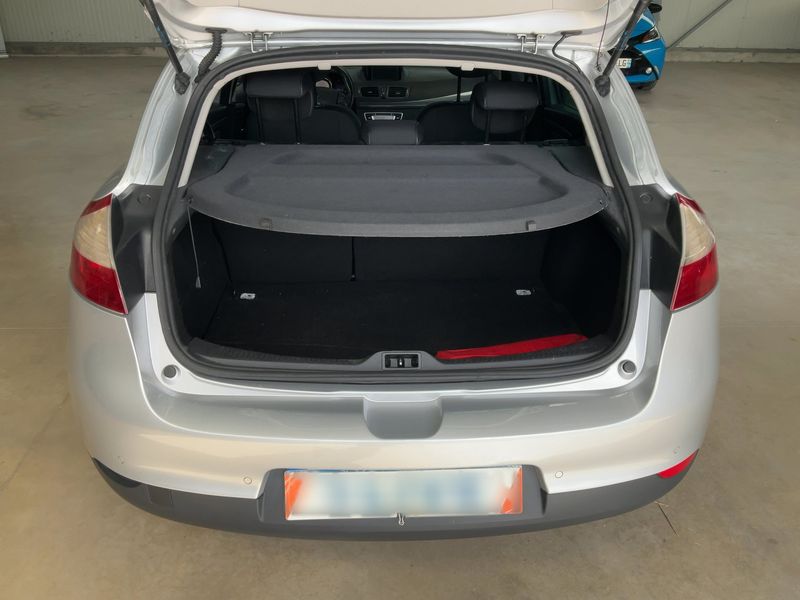 Renault Megane 1.5 dCi Limited — zdjęcie 10