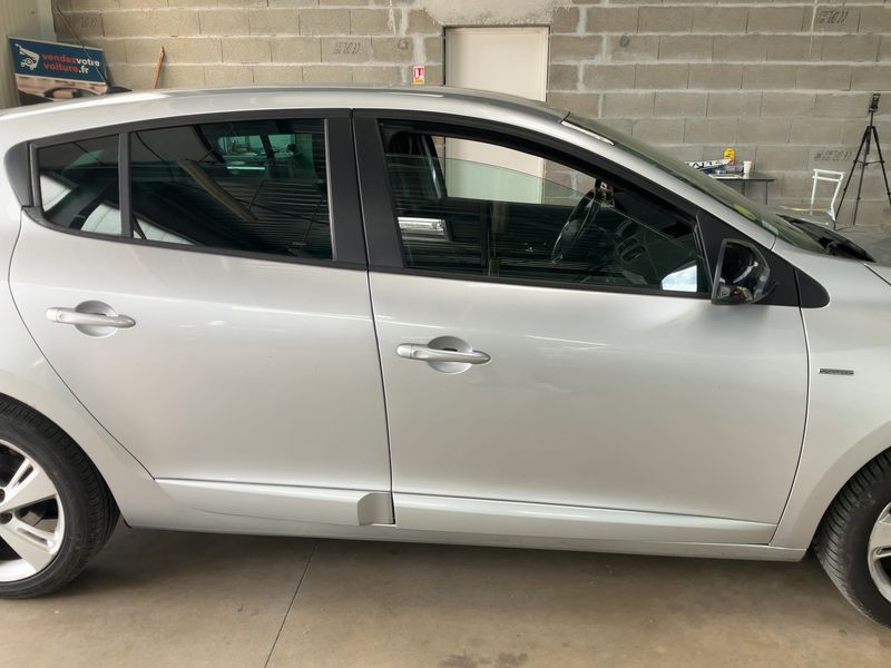 Renault Megane 1.5 dCi Limited — zdjęcie 7