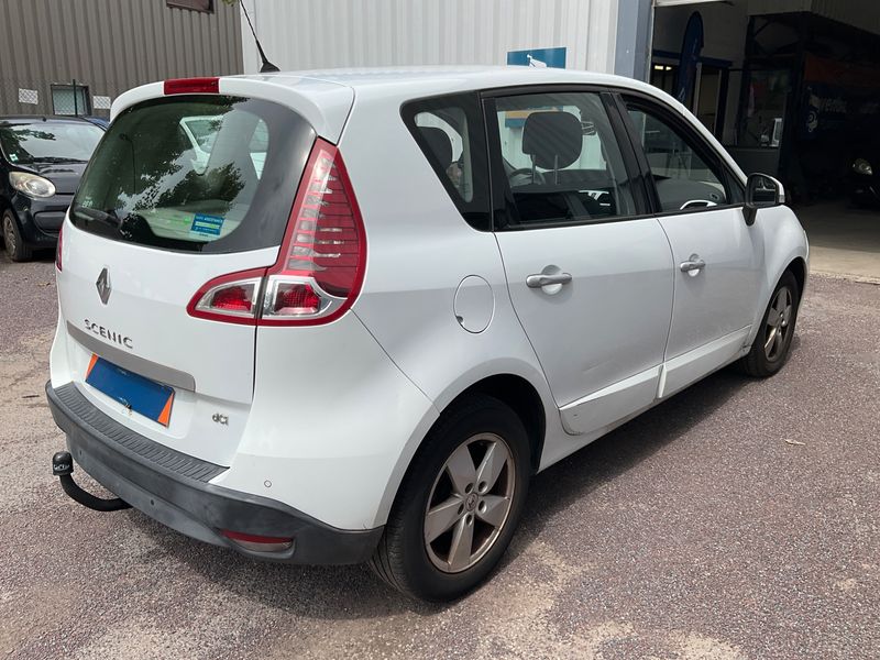 Renault Scenic 1.5 dCi Dynamique — zdjęcie 2