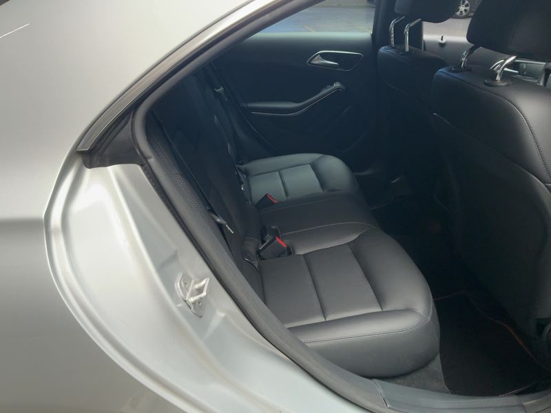 Mercedes-Benz CLA-Klasse CLA 200 — zdjęcie 14