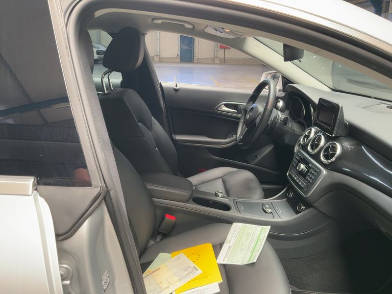 Mercedes-Benz CLA-Klasse CLA 200 — zdjęcie 11