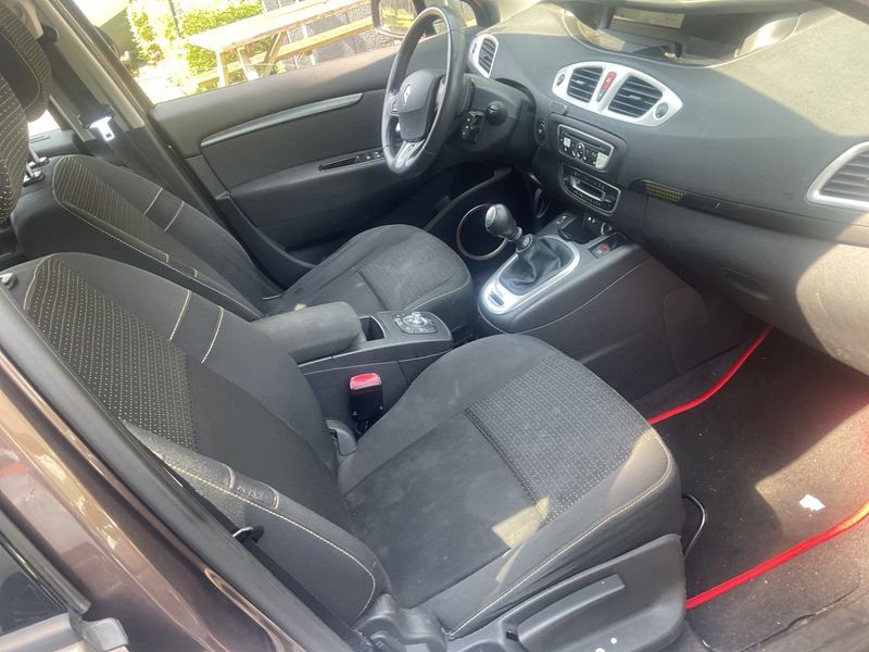 Renault Grand Scenic 1.4 TCe Dynamique 2009 – снимка 3