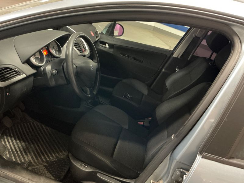 Peugeot 207 1.4 HDi Tendance — zdjęcie 3