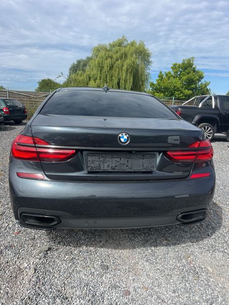 BMW 7er 740e IPerformance — zdjęcie 4