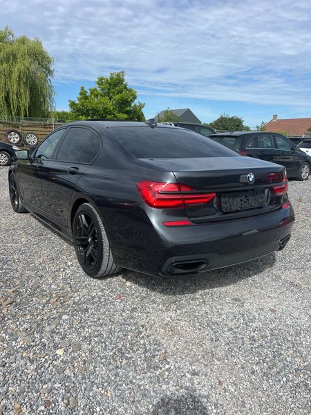 BMW 7er 740e IPerformance — zdjęcie 3