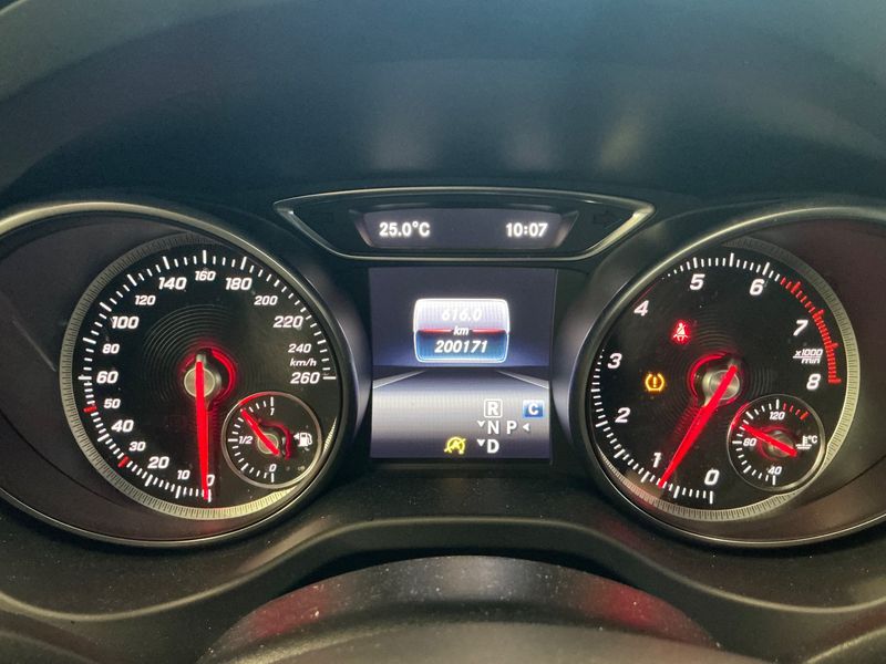 Mercedes-Benz GLA-Klasse GLA 200 Fascination — zdjęcie 13